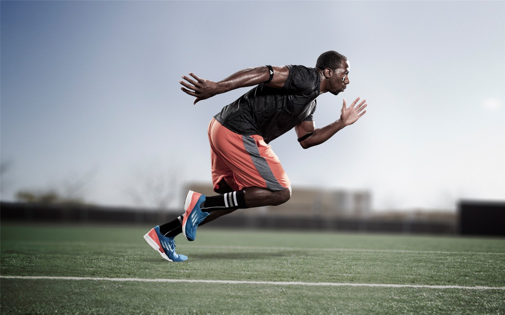 【大谷翔平闪耀赛场】双向球员大谷翔平助队取胜，大谷翔平很有钱吗