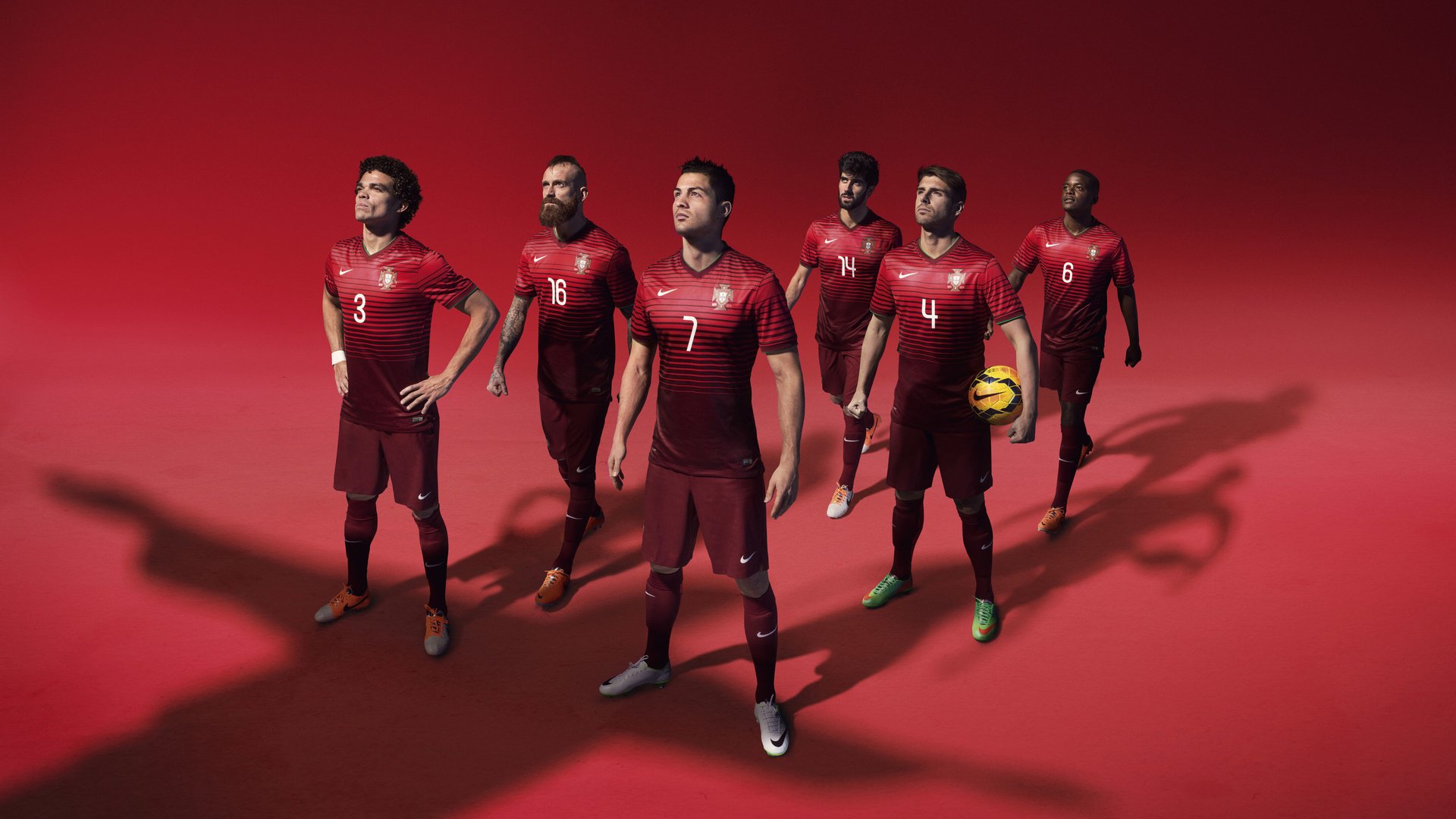 城市夜色水上冒险，灯火阑珊中的水域激情，水上夜景图片